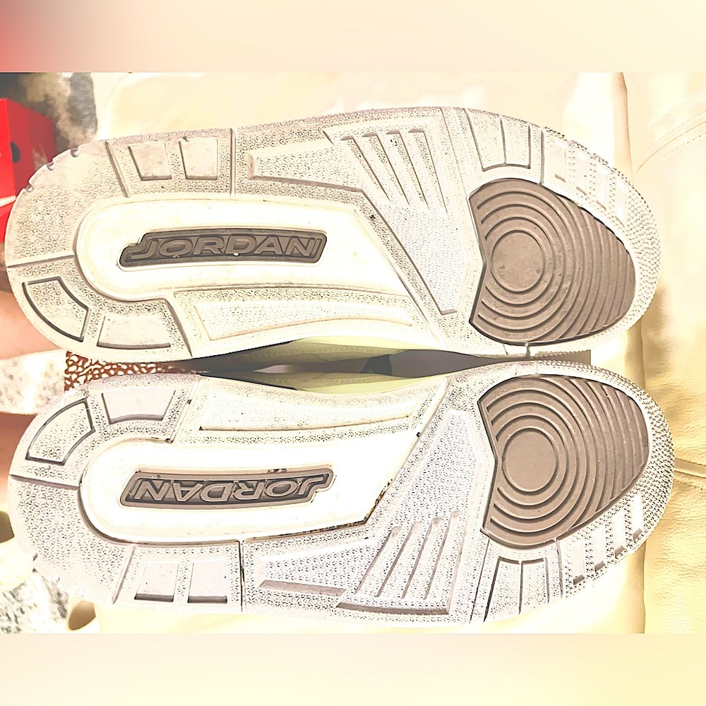 Jordan 3s in GREAT condition size 9 Men’s - Picture 5 of 5